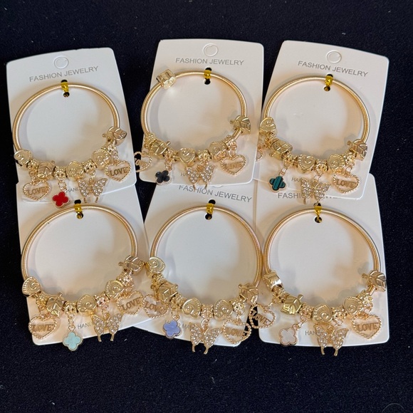 Chic Gold Bracelet with Red Clover Butterfly & Heart Charm Bracelet - Picture 4 of 4